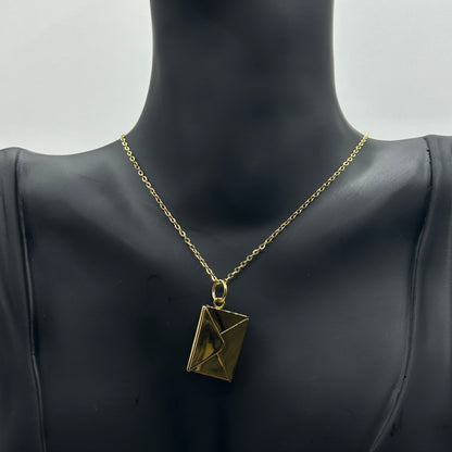 Collier Ora