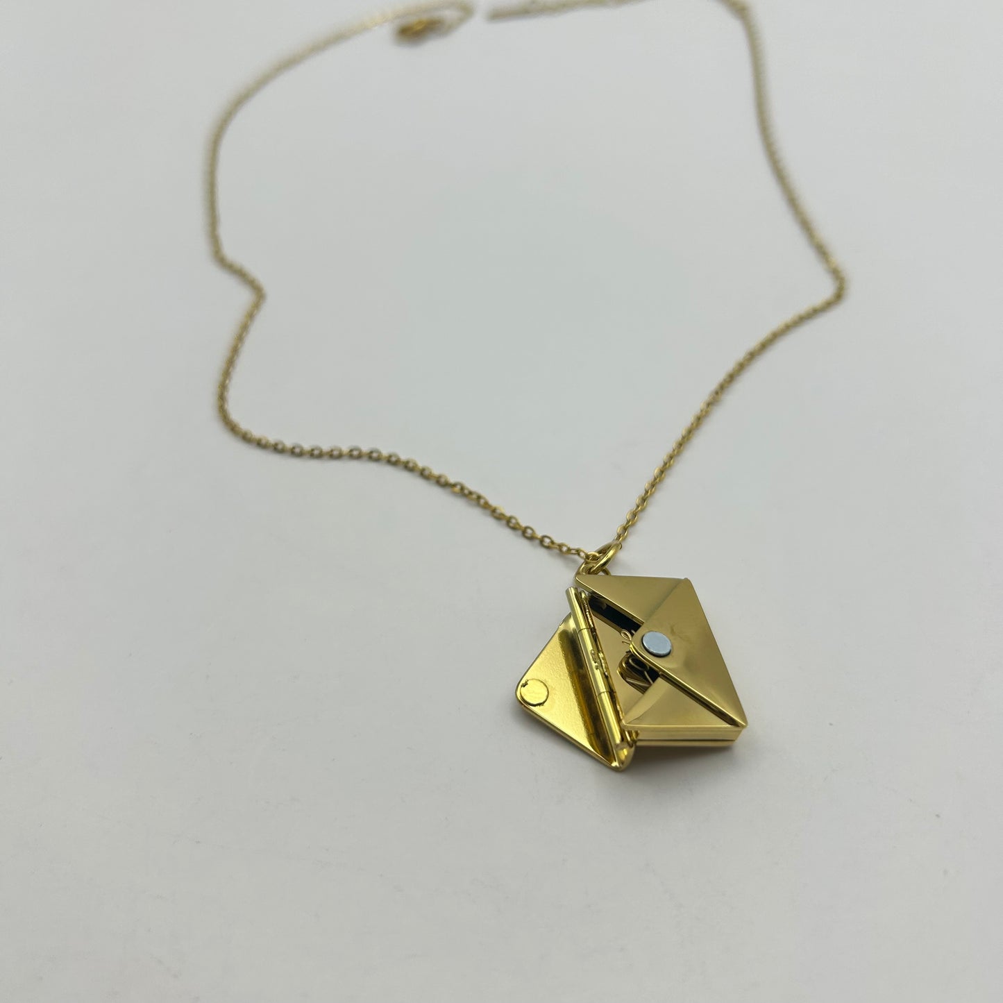 Collier Ora