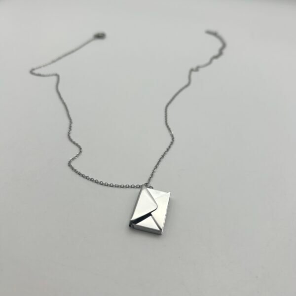 Collier Ora