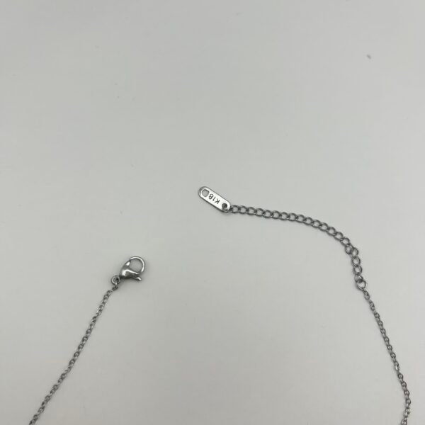 Collier Ora